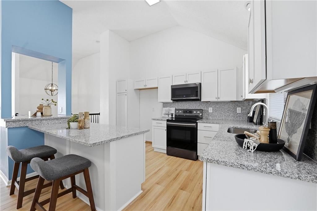 12437 S Pine Street — photo 10
