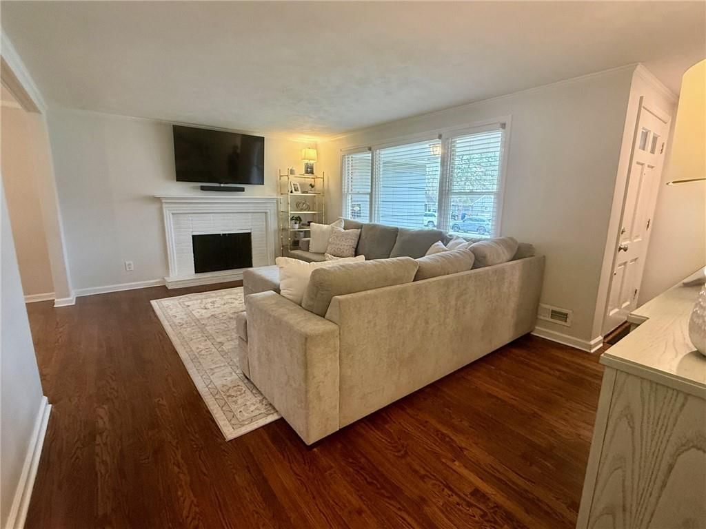 5709 W 78th Street — photo 4