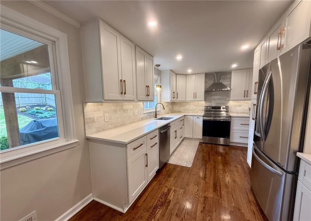 5709 W 78th Street — photo 10