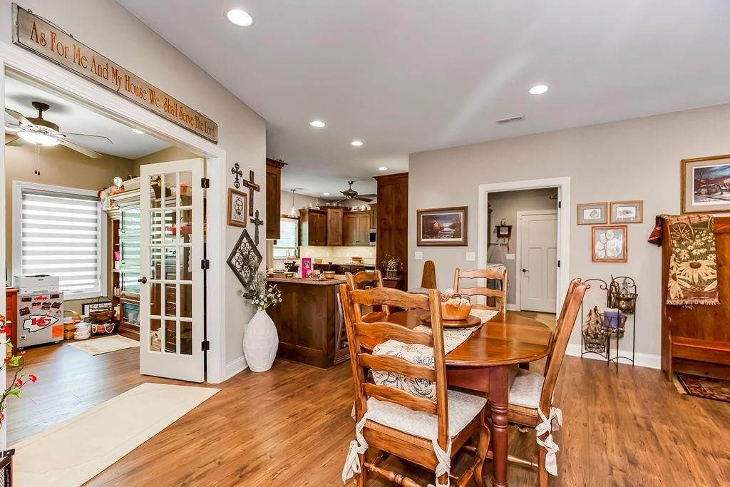 1733 S Chestnut Street — photo 10