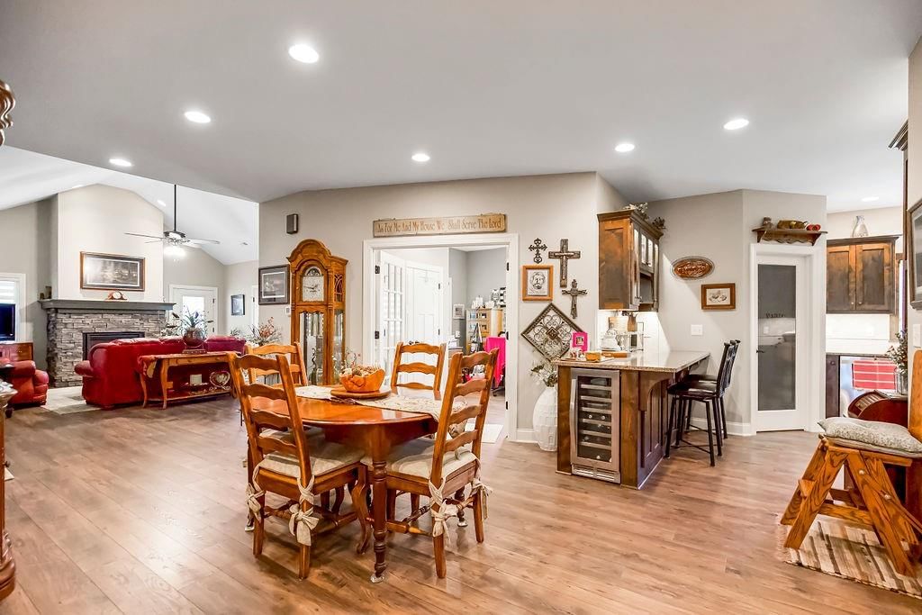 1733 S Chestnut Street — photo 11