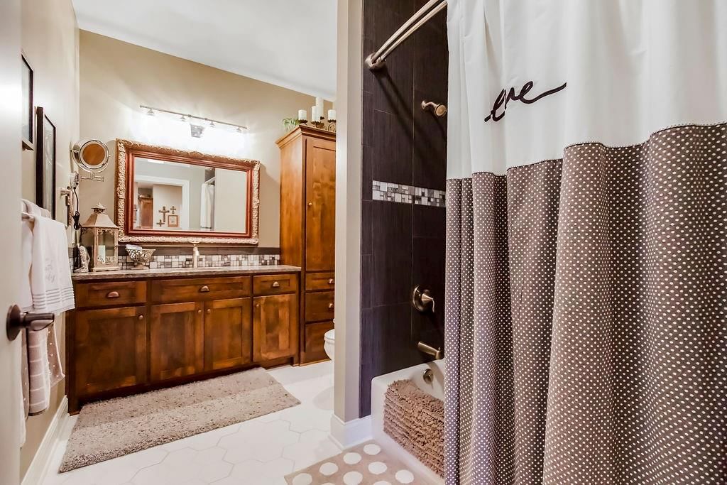 1733 S Chestnut Street — photo 19