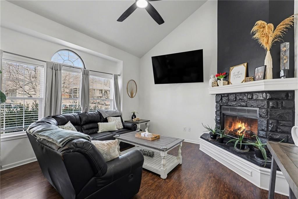 20515 W 220th Terrace — photo 3