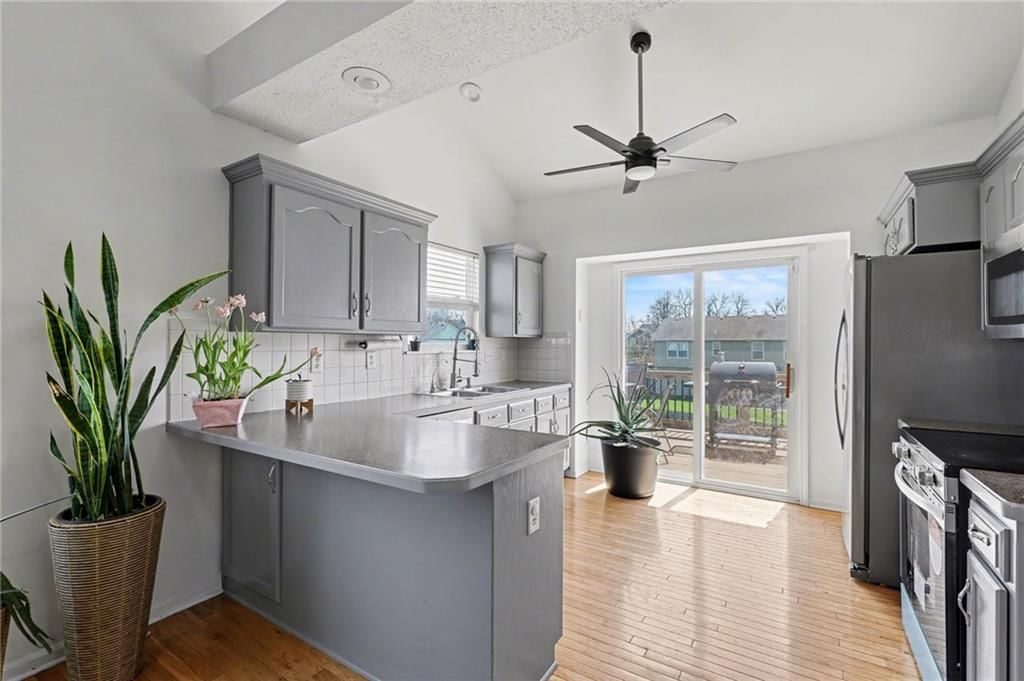 20515 W 220th Terrace — photo 8