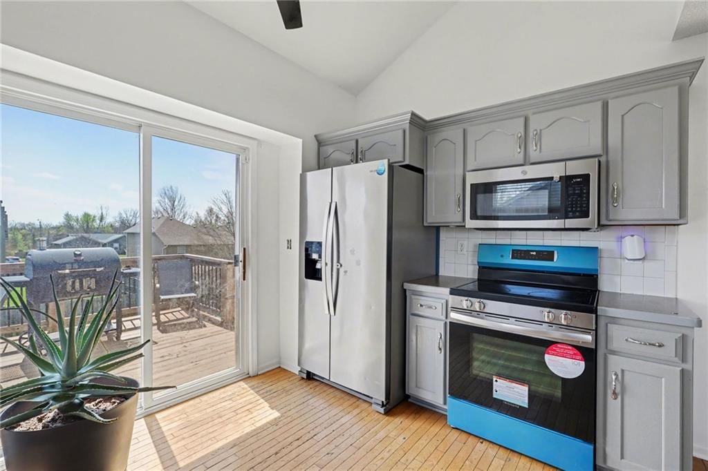 20515 W 220th Terrace — photo 9