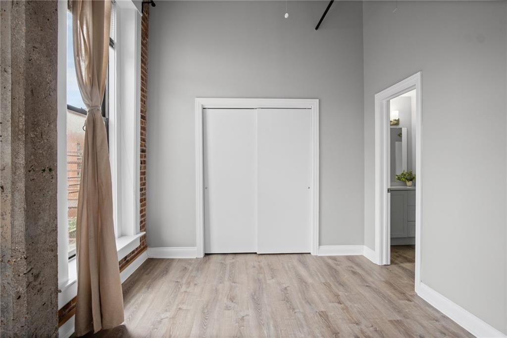113 W 5th Street — photo 11
