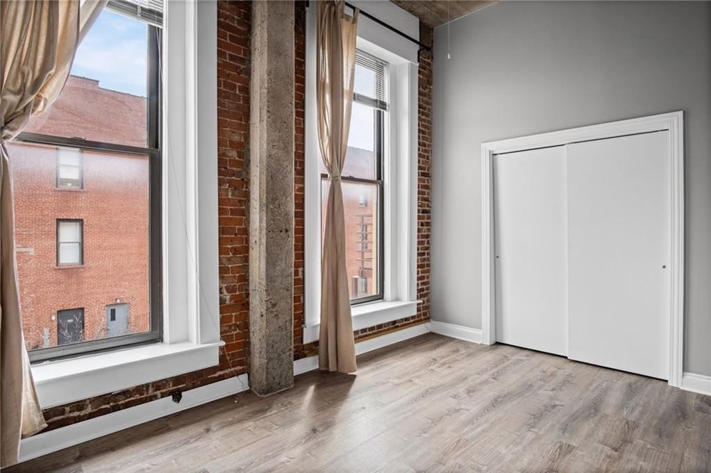 113 W 5th Street — photo 12