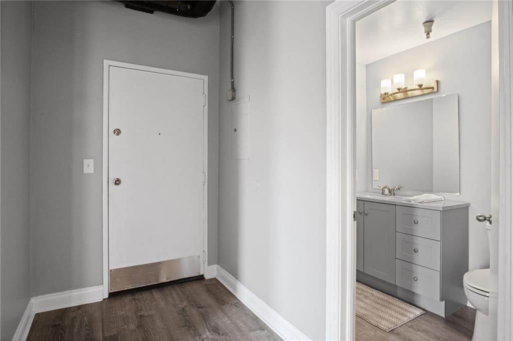 113 W 5th Street — photo 14