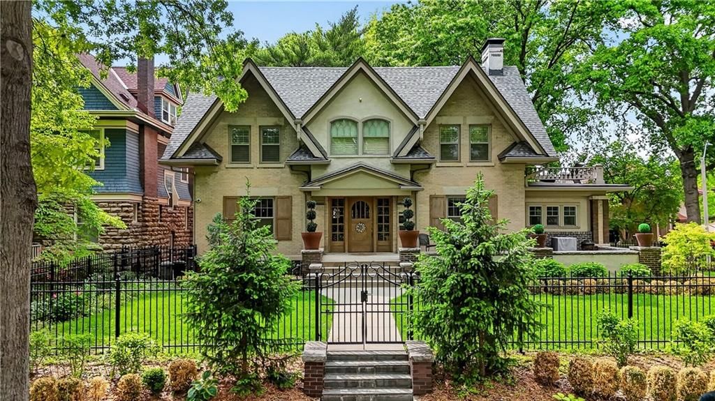 3820 CAMPBELL Street, Kansas City, MO