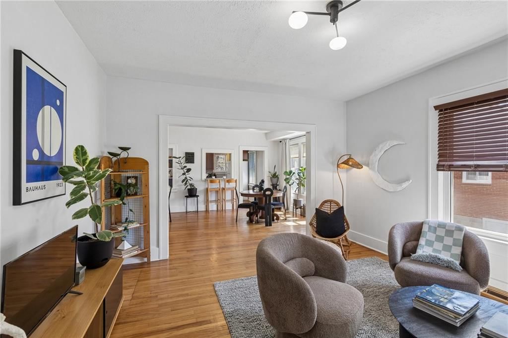 129 N Fairview Avenue — photo 4