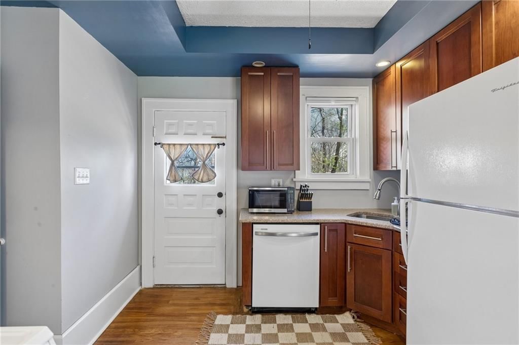 129 N Fairview Avenue — photo 8