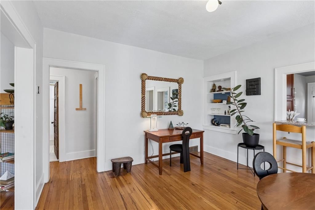 129 N Fairview Avenue — photo 14