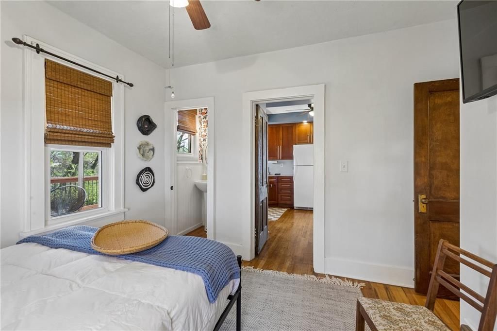 129 N Fairview Avenue — photo 16