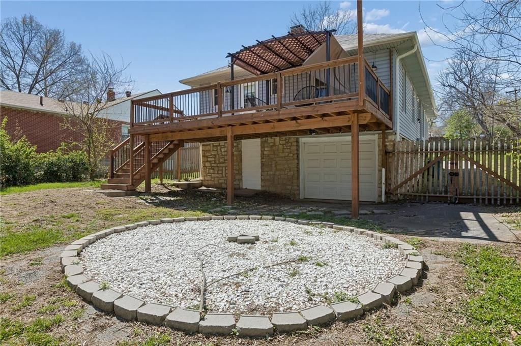 129 N Fairview Avenue — photo 30