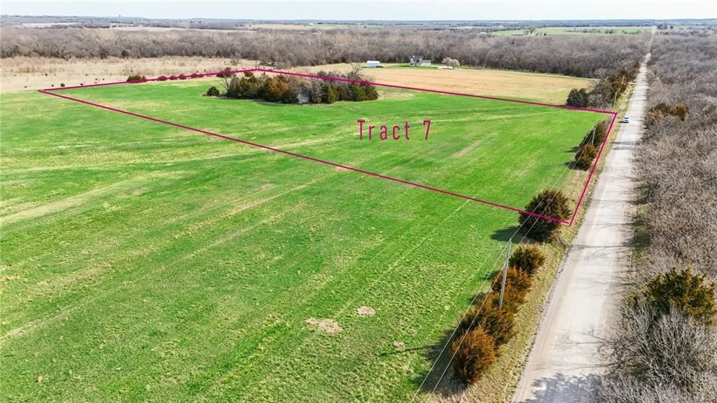 0002 N 1 Road, Baldwin City, KS