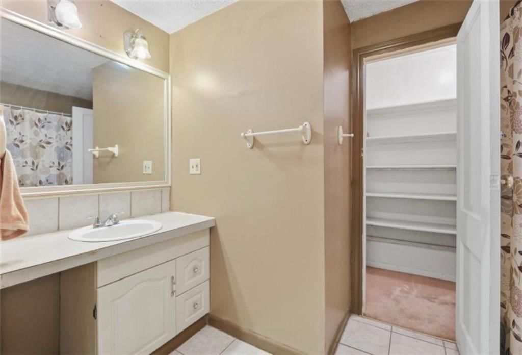 206 Alberta Street — photo 12