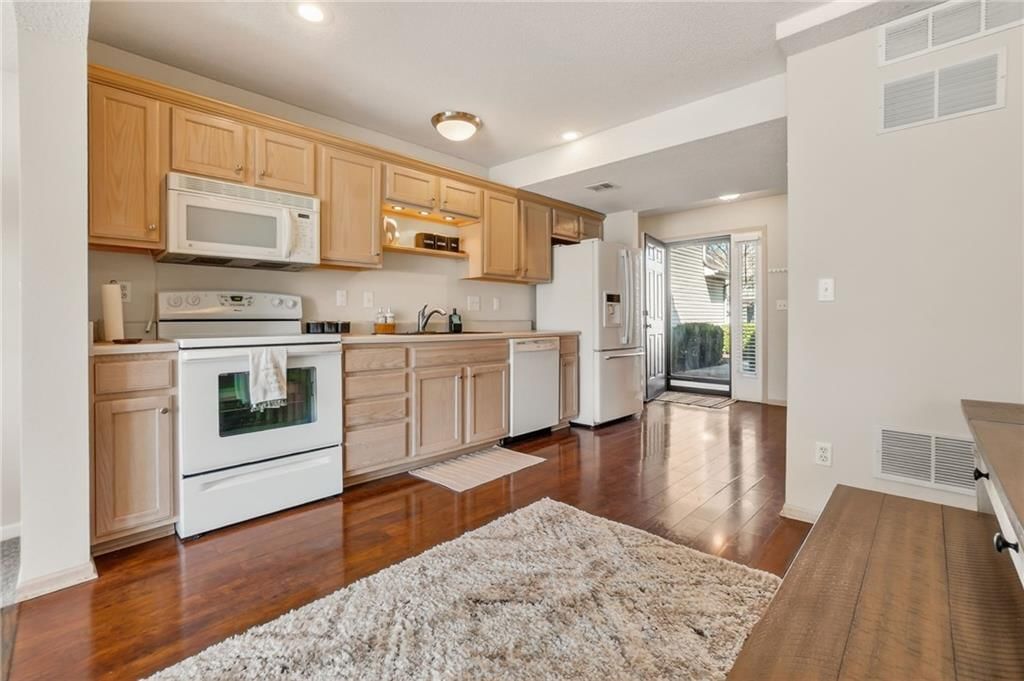 8104 N Lawn Avenue — photo 3