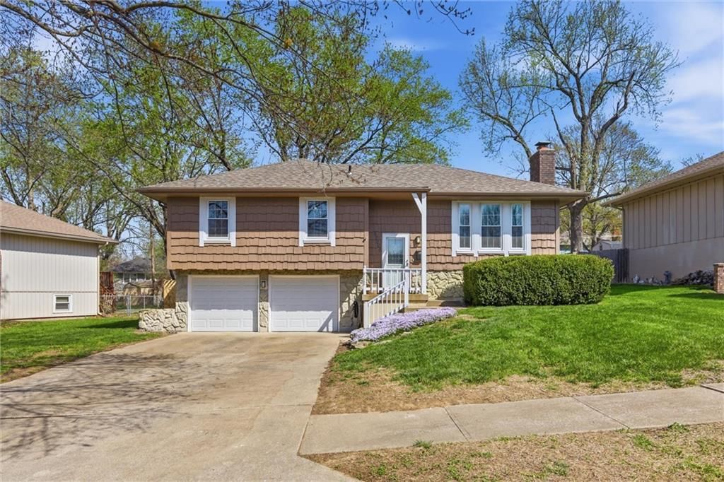 12006 E 58th Street, Kansas City, MO