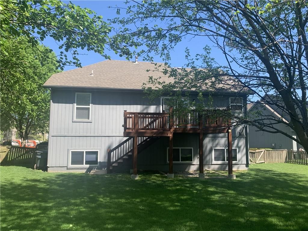 16385 W 156TH Terrace — photo 2