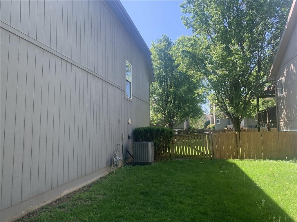 16385 W 156TH Terrace — photo 3