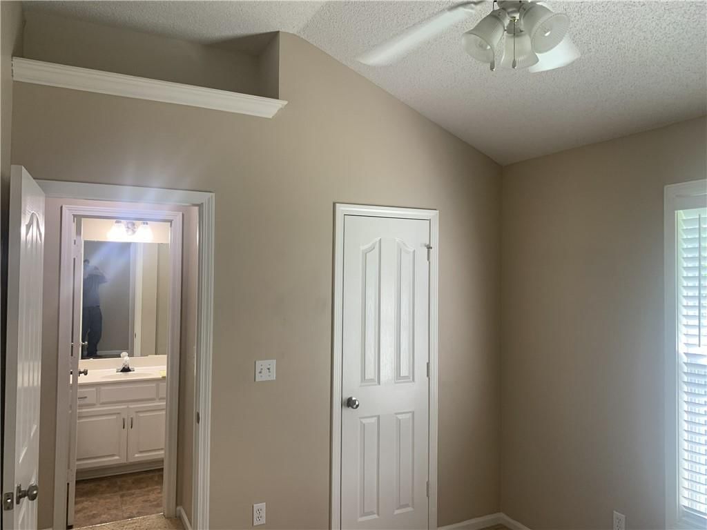 16385 W 156TH Terrace — photo 29