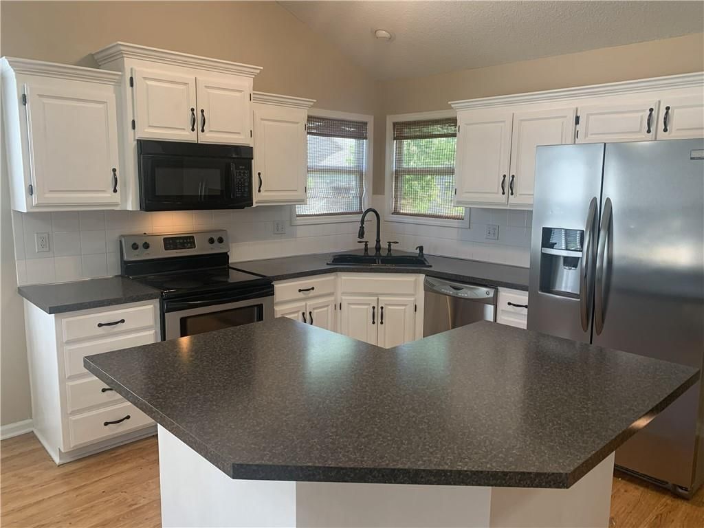 16385 W 156TH Terrace — photo 35