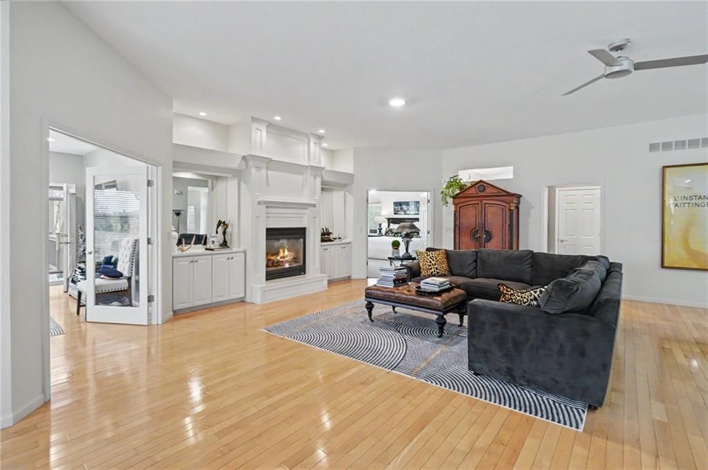 5727 Villa Drive — photo 9