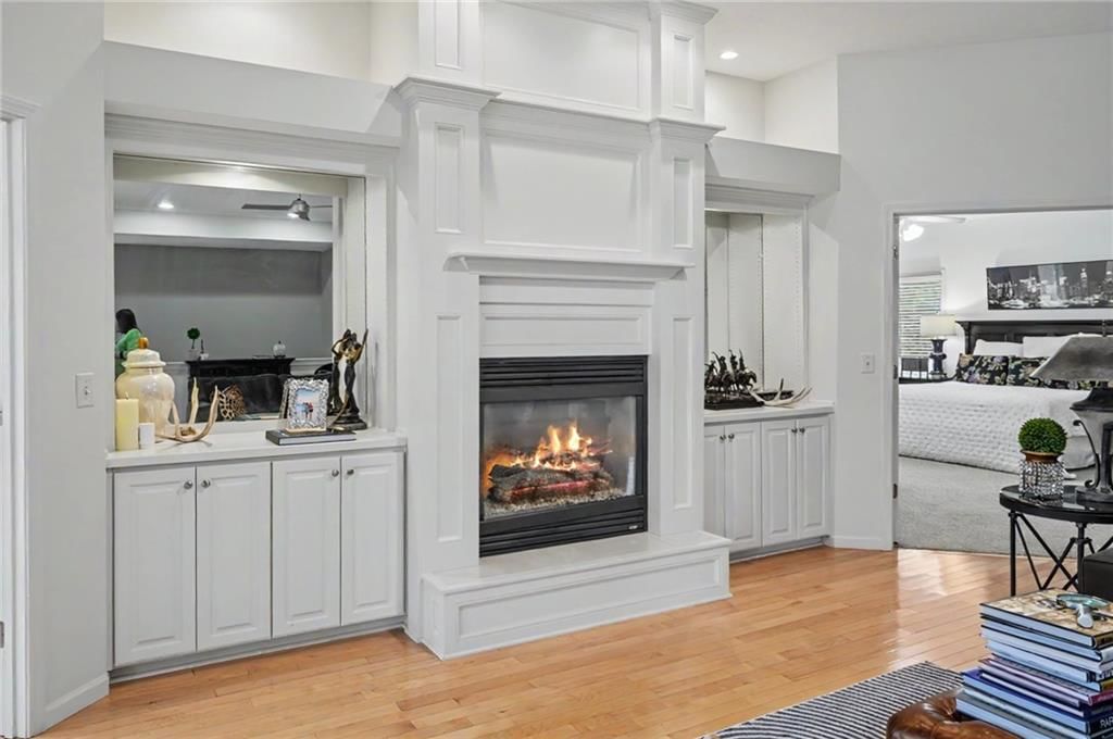 5727 Villa Drive — photo 10