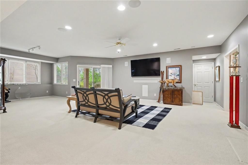 5727 Villa Drive — photo 36