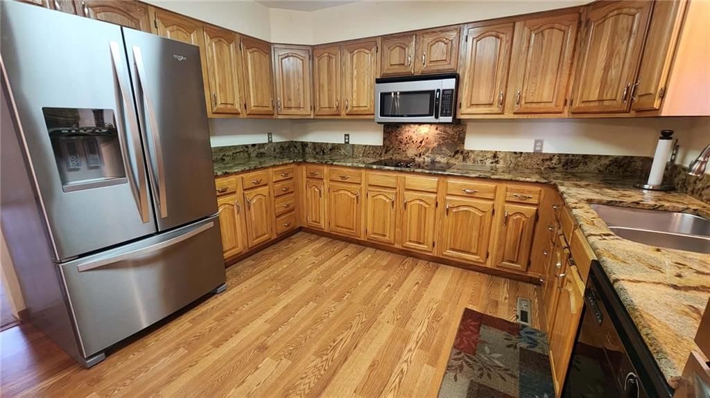301 E Walnut Street — photo 5