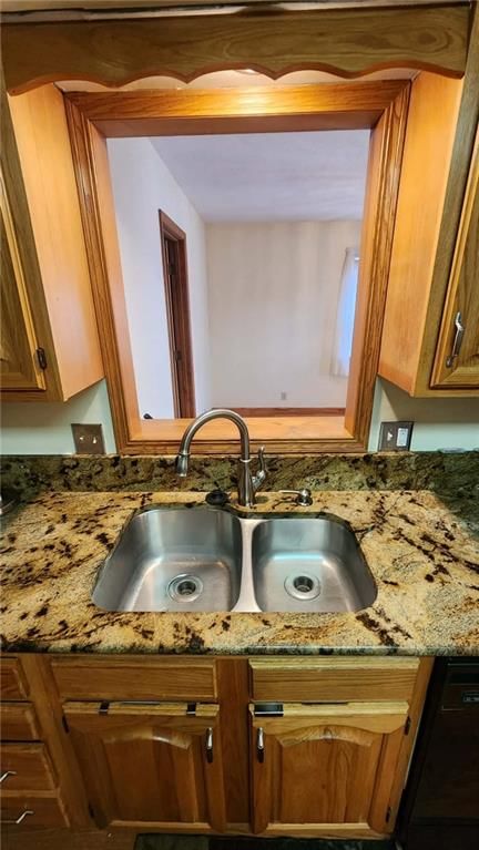 301 E Walnut Street — photo 6