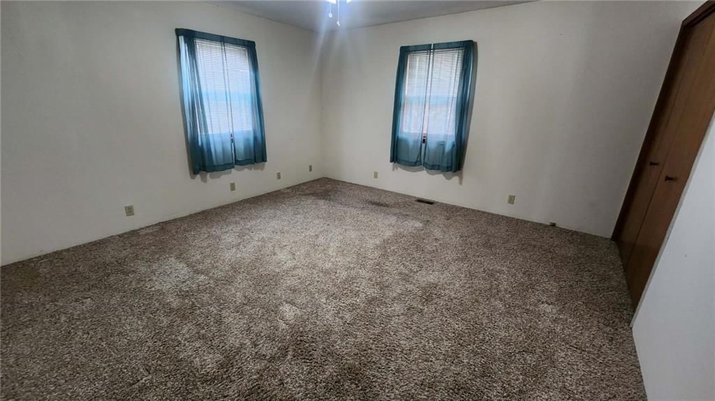 301 E Walnut Street — photo 21