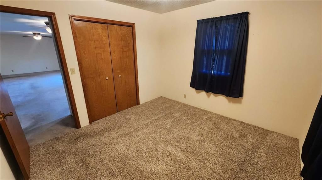 301 E Walnut Street — photo 22