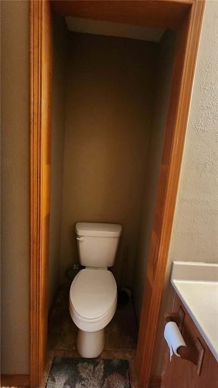 301 E Walnut Street — photo 28