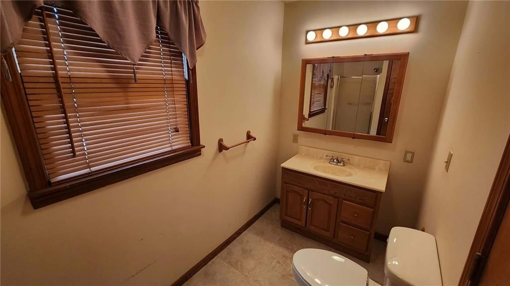 301 E Walnut Street — photo 31