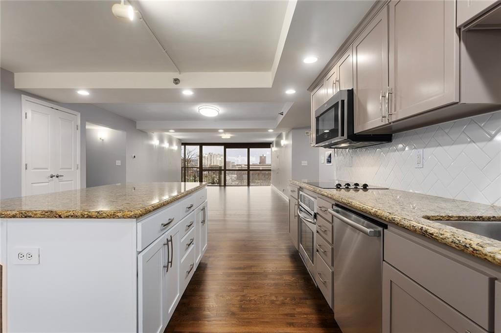 600 Admiral Boulevard — photo 2