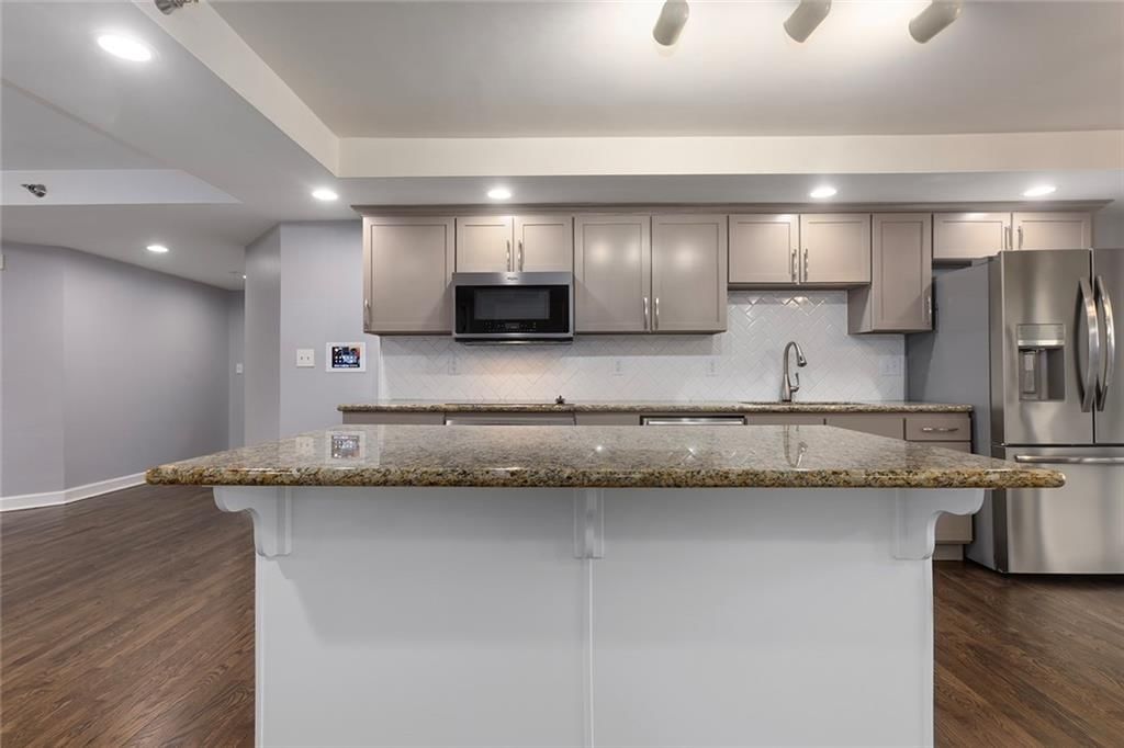 600 Admiral Boulevard — photo 3