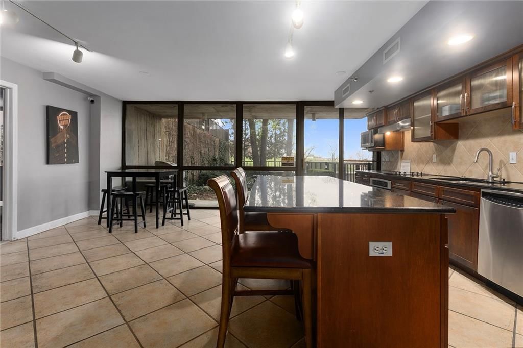 600 Admiral Boulevard — photo 25
