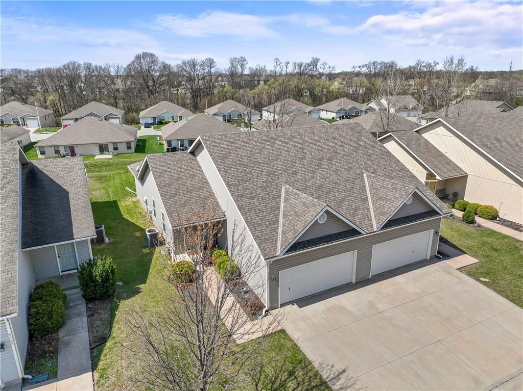 9404 & 9406 N Gower Avenue — photo 3