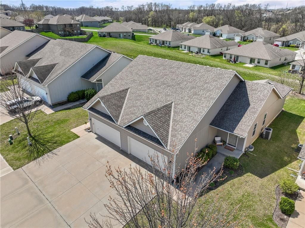 9404 & 9406 N Gower Avenue — photo 4