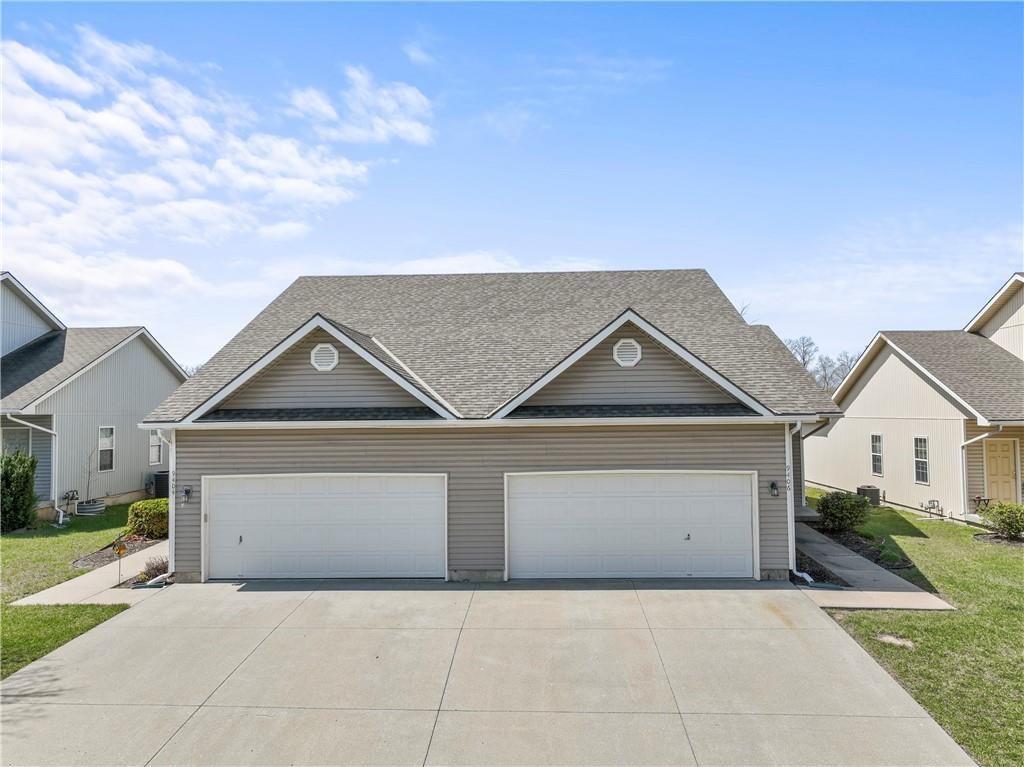 9404 & 9406 N Gower Avenue — photo 11