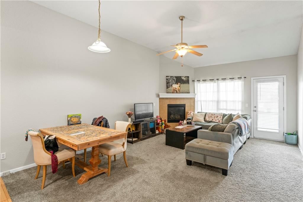 9404 & 9406 N Gower Avenue — photo 16