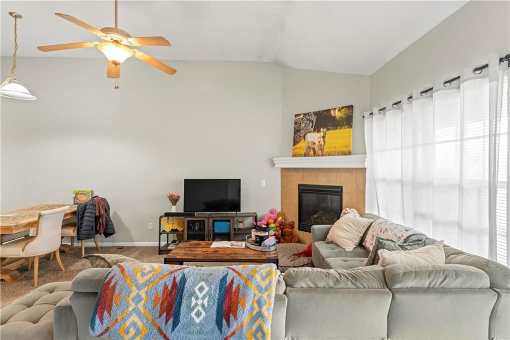 9404 & 9406 N Gower Avenue — photo 17