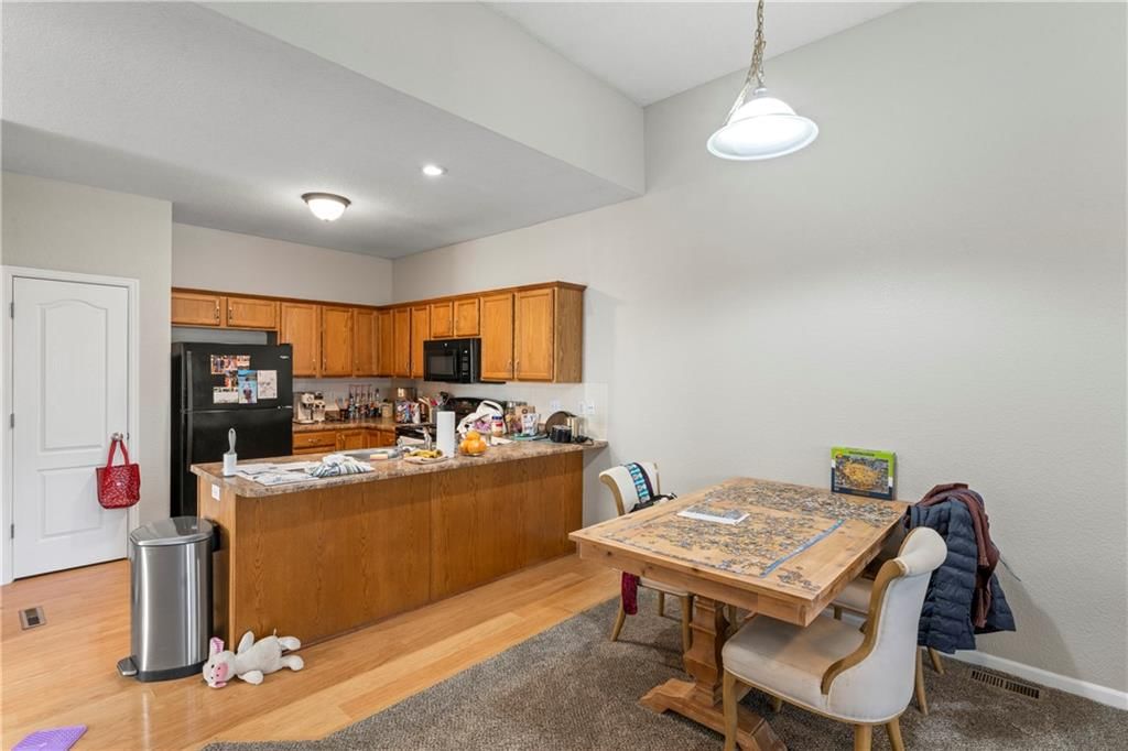 9404 & 9406 N Gower Avenue — photo 18
