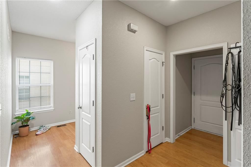 9404 & 9406 N Gower Avenue — photo 20