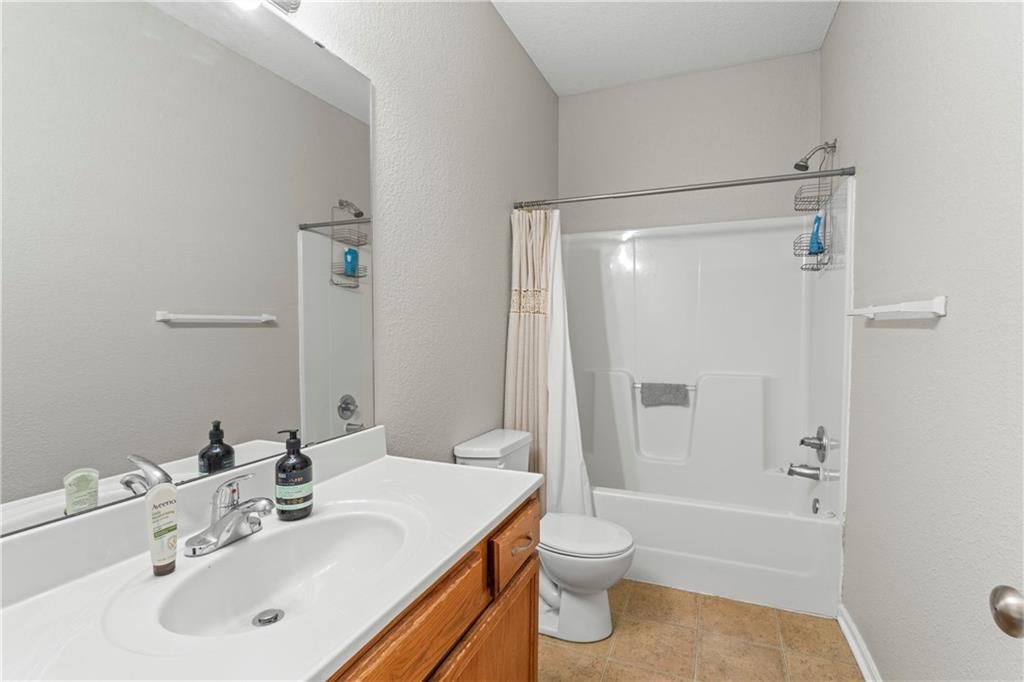 9404 & 9406 N Gower Avenue — photo 22