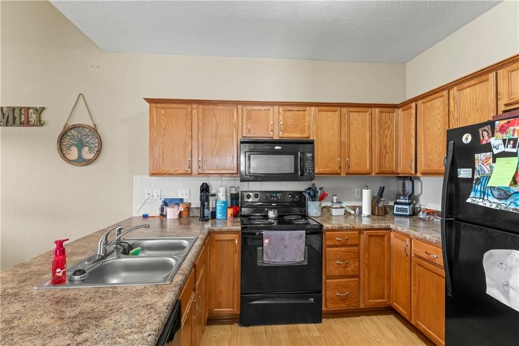 9404 & 9406 N Gower Avenue — photo 44