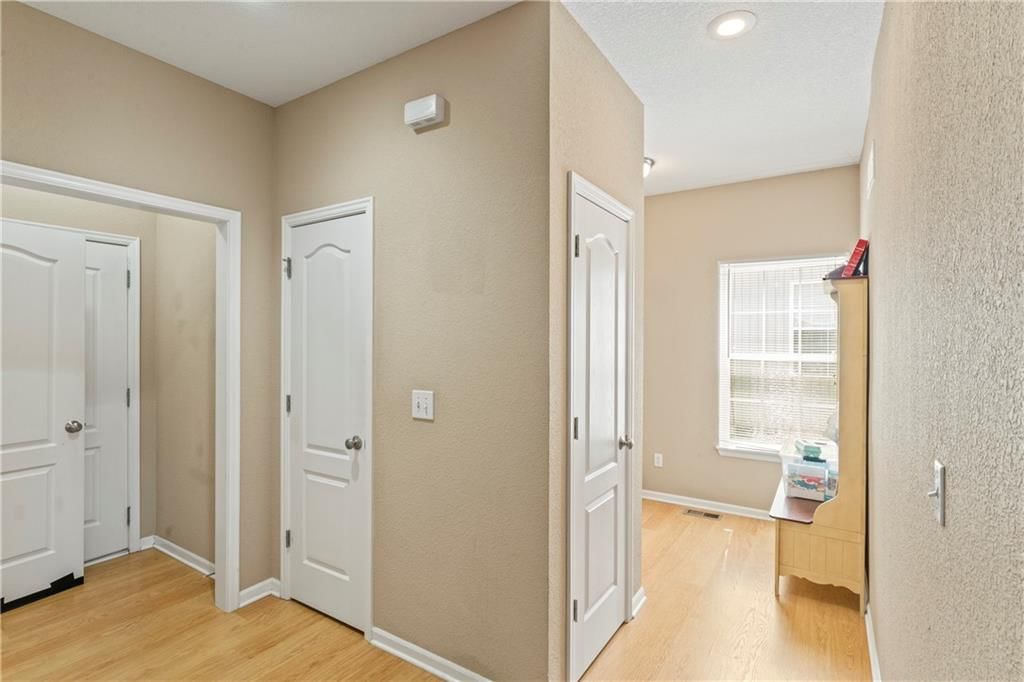 9404 & 9406 N Gower Avenue — photo 46