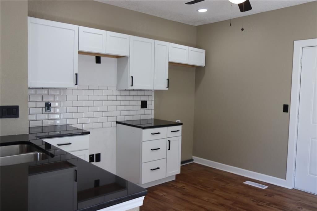 4123 Woodland Avenue — photo 6