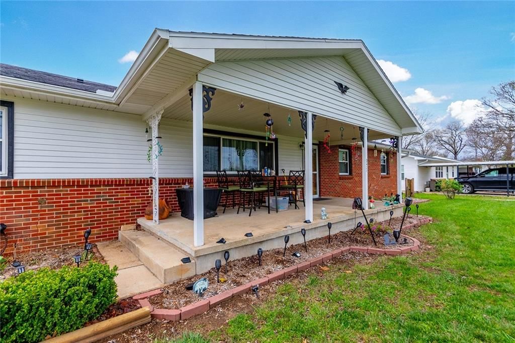 927 Pinnacle Street — photo 3
